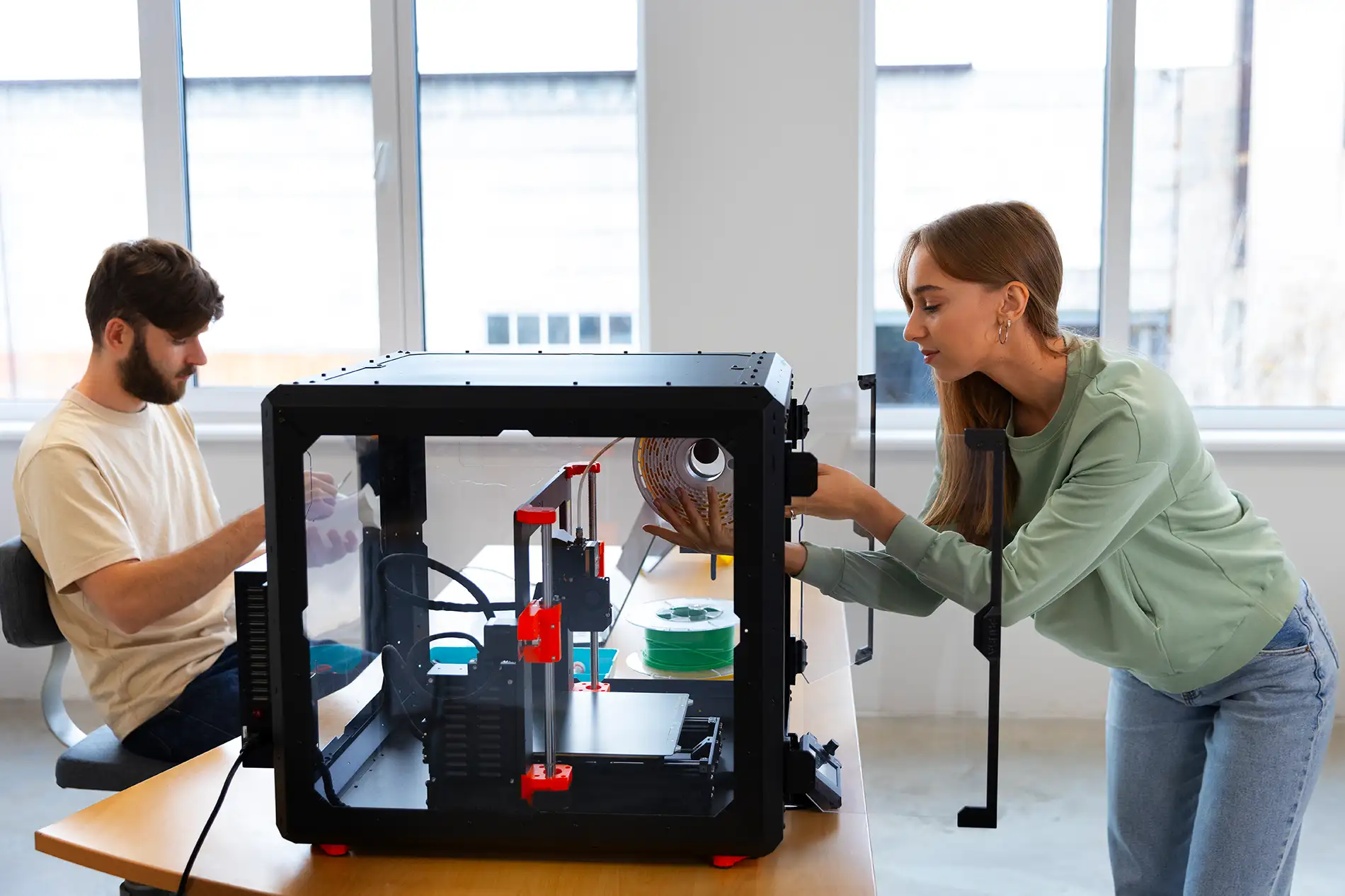 designers-using-3d-printer